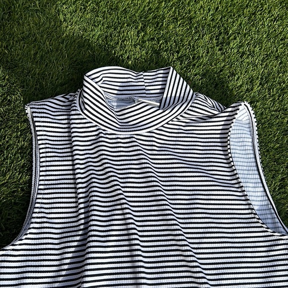 H&M Stripe Stretch Turtle Neck Onsie - Picture 2 of 4